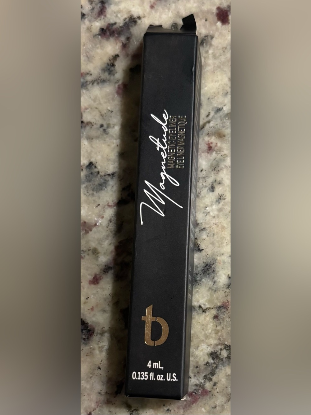 Magnetude  Magnetic Eyeliner